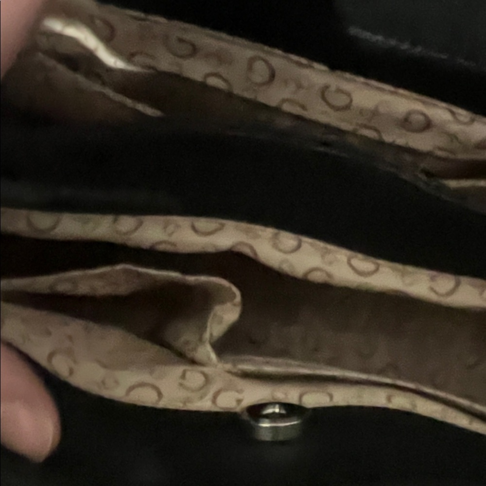 GUESS Elegant Black Tote - Picture 3 of 7